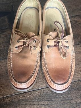 Men's Sperry gold Cup boat shoe in size 13